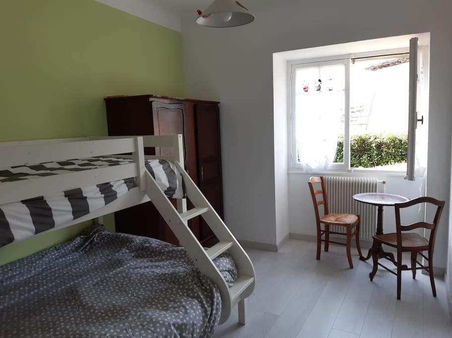 Logement Calme Et Authentique A 埃斯珀莱特 外观 照片